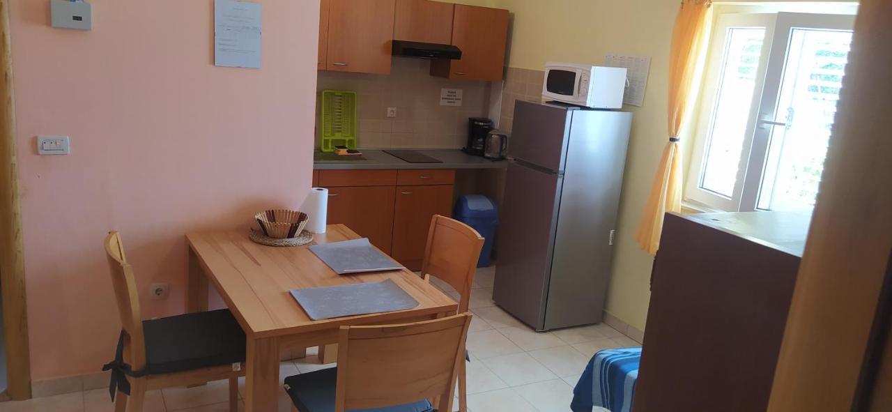 Apartments Ivka Omiš Buitenkant foto